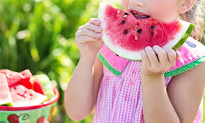 Consigliamo di bere almeno 2 litri di acqua al giorno per restare in salute. Alimenti Contro La Stitichezza Nei Bambini