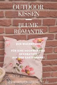 Trendiges Loungekissen Blumen Fur Draussen Mit Liebe Dekoriert Lounge Kissen Blumenkissen Kissen