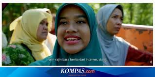 Menurut beberapa sumber yang admin dapatkan dari internet, isi dari pencarian ini memang sangat. Ini Dia Siti Fauziah Sosok Bu Tejo Di Film Tilik Yang Sukses Bikin Penonton Gemas Halaman All Kompas Com