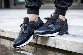 Nike Air Max 90 Essential Releases In Black White Eu Kicks Sneaker Magazine Zapatillas Sneakers Zapatos Zapatillas