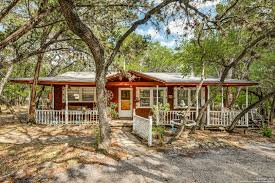 The horseshoe lodges property is conveniently located at 8005 east highway 80, just outside of downtown midland, tx, and only a short drive from downtown. 1324 Ridgewood Bend Canyon Lake Tx 78133 Mls 1535016