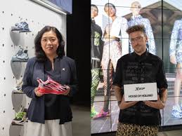 Walaupun digelar 'kaki shopping', tapi sebenarnya, ramai yang tidak tahu 13 jenama terkenal di bawah adalah buatan malaysia. Xtep X House Of Holland Pamer Koleksi City Runner Jenama Pakaian Sukan Pertama Dari China Sertai Minggu Fesyen London Pr Newswire Apac