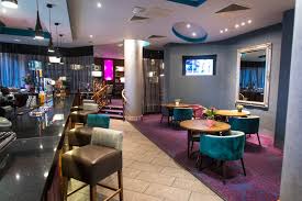 Glasgow hotel features jurys inn in glasgow offers 321 comfortable, stylish and affordable hotel rooms able accommodate up to three adults or a family of four (two children, two adults). Jurys Inn Hotels What Makes A Good Hotel Stay Fangirl Quest