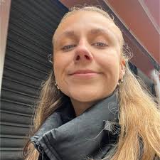 Leanna Coleman's Instagram, Twitter & Facebook