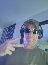 Brent Buck's Instagram, Twitter & Facebook