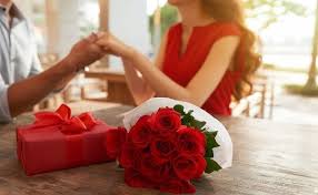 Từ ngày hẹn hò đến giờ thì đây là món quà đắt nhất lâm bảo châu tặng lệ quyên được anh công khai trên trang cá nhân. Rrxnuxucnlvhrm