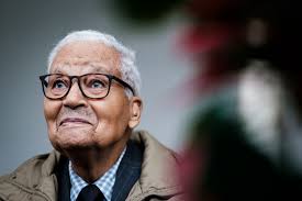 Tuskegee Airman who defied bigotry in WWII celebrates 99th birthday by  flying again