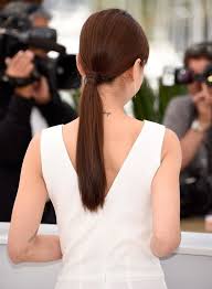 25 coiffures à tester quand il fait chaud ! Les Tendances De Coiffures Pour Les Mariages 2019 Les Fleurs Dupont