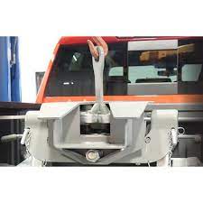 Offers 12 of rearward slide for extra turn clearance and automatically latches in both directions. B W Hitch 5th Wheel Lifting Device For Companion Patriot Hitches Rvxa3130 4wheelparts Com