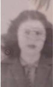 Sharing and finding family photos in a community group