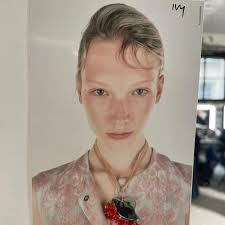 𝐈𝐕𝐘 𝐒𝐓𝐄𝐖𝐀𝐑𝐓