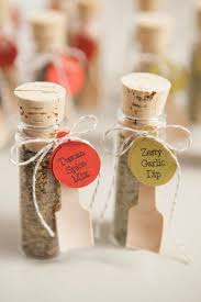 10 Pretty Wedding Favours That You Can Totally Diy In 2018 Simple Stuff Homemade Wedding Favors Candy Wedding Favors Wedding Gifts For Guests