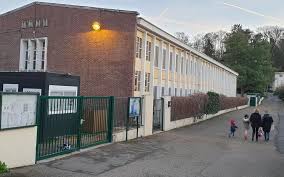 Le temps sera globalement ensoleillé ce mercredi sur dakar. Hauts De Seine Soupconne D Attouchements Un Directeur D Ecole Mis A Pied Le Parisien