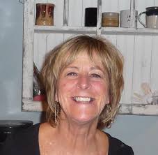 Are there any convenient pickleball courts near Okemo base?