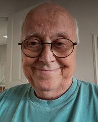 Sou desse time do “sumo “ Meu jeito sei lá. Sozinho acho que eu foco melhor  na solução. 🙃