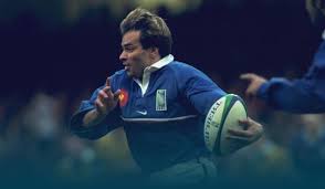 Christophe dominici est un ancien joueur et entraîneur de rugby à xv. French Rugby Legend Christophe Dominici Dies At 48