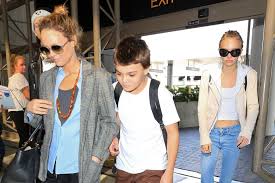 Chanel metallic goatskin gold sandals. Johnny Depp Vanessa Paradis Seltenes Foto Ihres Sohnes Gala De