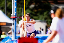 His birthday, what he did before fame, his family life, fun trivia facts, popularity rankings, and family life. Mondo Duplantis Wins In Monaco