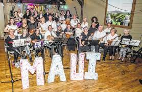 Mobel solid modern oak furniture extending dining table and six slate chairs set. Maui S 15th Recital Set For Tuesday In Mount Airy Mt Airy News