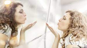 Narcissist is a word used to describe someone that has narcissistic personality disorder, which is a mental health condition. Unbearable Living With A Narcissist Science In Depth Reporting On Science And Technology Dw 13 12 2019