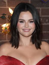 17 Most Alluring Selena Gomez Hairstyles to Freshen Up