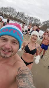 Pierwsze Morsowanie w tym roku w śniegu! ❄️🩵🫶 Jak zwykle super energia,  masa uśmiechu i zimna woda 🌊 Nic więcej nie trzeba! 🤩 Zapraszamy każdego  kto chciałby do nas dołączyć! ☺️ 📍Niedziela 11:00 Plaża ...