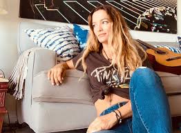 Según el censo argentino de 2010, del total de 147 499 personas nacidas en italia, 65 021 eran hombres y 82 478 mujeres. Claudia Albertario Revelo El Motivo Por El Que Se Fue Del Pais Revista Paparazzi