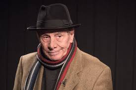 Nu renunţă nici la 80 de ani la emisiunea d'ale lui mitică. Din Ce Pensie A Ajuns SÄ TrÄiascÄ Actorul MiticÄ Popescu La 83 De Ani Suma Pe Care O IncaseazÄ Lunar Impact