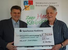 Maybe you would like to learn more about one of these? Helmut Schmidtgen Zeigt Herz Fur Krebspatienten Benefiz Tombola In Eschelbach Erzielte 3 538 70 Euro Zugunsten Der Krebsgesellschaft Rheinland Pfalz Ww Kurier De