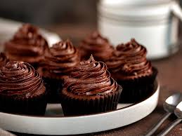 Cupcake Moelleux Au Chocolat Recette En 2020 Moelleux Au Chocolat Recette Cupcake Cupcakes Moelleux