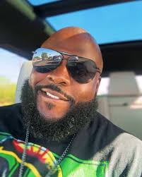 Single man seeking connection in DMV area