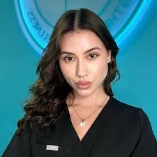 Andrea Gower (@andrea.injects) • Instagram photos and videos