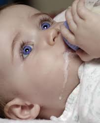 Mi Bebe Vomita Tras Las Tomas Cuales Son Los Signos De Alarma Lucia Mi Pediatra