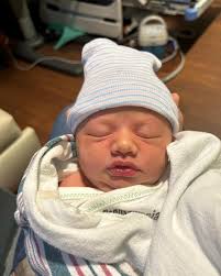 On this Valentine's Day I'm happy to share my love for my wife @ckconrad  and our recently born son Lawson James Meeker. On Feb 1st in the wee hours  of 3am, Lawson