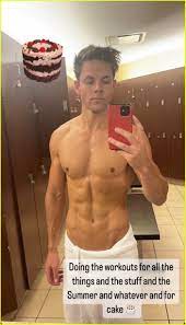 Station 19's Lachlan Buchanan Shows Off His Summer Body in Shirtless Locker  Room Pic: Photo 4950228 | Lachlan Buchanan, Shirtless Photos | Just Jared:  Entertainment News