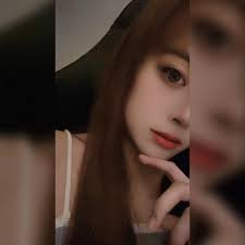 张智霖和袁咏仪偶遇张艺兴！ . Chilam在微博晒照，顺便帮张艺兴新剧打广告：有缘真的千里能相会，在家看“扫黑风暴”，在路上就碰到张艺兴. #