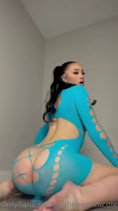 Auhneesh Nicole Leaks в X: „Auhneesh Nicole playing with her new toys  (check comments) t.cozsYqrOTEqe“  X
