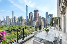 Suche nach wohnungen und appartements in manhattan zum verkauf. Der Blick Nach Suden Fallt Auf Die Skyline Von Manhattan Der Glasturm In Der New York Penthouse Luxus Wohnung Penthouse