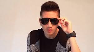 Cara potong rambut pria sendiri di rumah, tips darurat saat ppkm. Verrell Bramasta Debut Nyanyi Lagu Pertama Terinspirasi Gebetan Entertainment Fimela Com