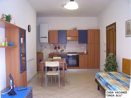 Il nostro residence è aperto tutto l'anno e ha dodici appartamenti suddivisi tra monolocali, bilocali e trilocali ideali sia per le vacanze estive, sia per soggiorni invernali. Casa Vacanze Rimini Onda Blu Appartamenti Turistici E Case Vacanza A Rimini Mare Home