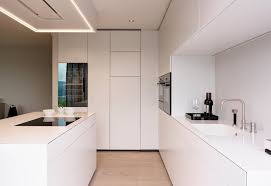 Die Schlichte Und Minimalistisch Gestaltete Kuche Die Gestaltete Kochinsel Kuche Minimalistisch S Innenarchitektur Tapete Kochinsel Schlichte Kuchen