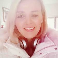 Paula Wicks's Instagram, Twitter & Facebook