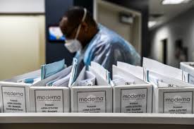 The fda analysis, along with the company's review of its own data, will be reviewed by an independent panel at a meeting on thursday, and moderna's vaccine is expected to be. Moderna Edges Pfizer In Covid 19 Vaccine Effectiveness And Refrigeration