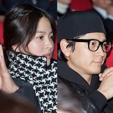 Showing editorial results for kang dong won. Digosipkan Pacaran Song Hye Kyo Dan Kang Dong Won Pisah Duduk Di Screening Film