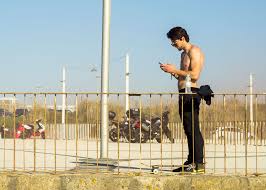 Istoricul verifică autenticitatea şi integritatea informaţiilor pe care le deţine, studiind cu atenţie cadrul şi textele legate de materialul lui. Whateverest Ce Mi Am Notat De A Lungul Timpului In Telefon Dlite