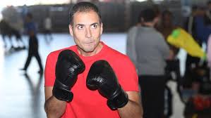 Ricardo araújo pereira (lisboa, 1974) é licenciado em comunicação social pela universidade católica, e começou a sua carreira como jornalista no jornal de letras. Ricardo Araujo Pereira Marca Presenca Na Taca De Portugal De Kickboxing Desportos De Combate Jornal Record