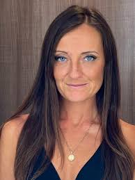 If anyone is looking for a house sitter/dog sitter, we had a great  experience with Rebecca Henderson. She took wonderful care of our two fur  babies for a week and very reasonable