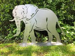 Rostfigur Elefan Edelrost Gartenfigur Hohe 740 Mm Mit Bodenplatte Kunst Aus Metall Gartenfiguren Edelrost