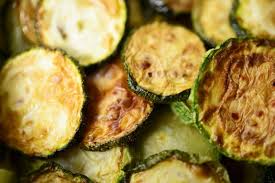 Come cucinare le zucchine, informazioni nutrizionali 100 grammi di zucchine cotte al vapore o stufate hanno un apporto calorico di circa 8 kcal. Come Cucinare Le Zucchine Dissapore