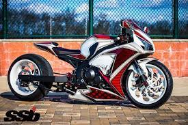 I Wanted To Be Different And Customize A Unique Motorcycle And Be One Of A Kind This Is Why I Purchased A 2012 Cbr10 Custom Sport Bikes Motorcycle Sport Bikes